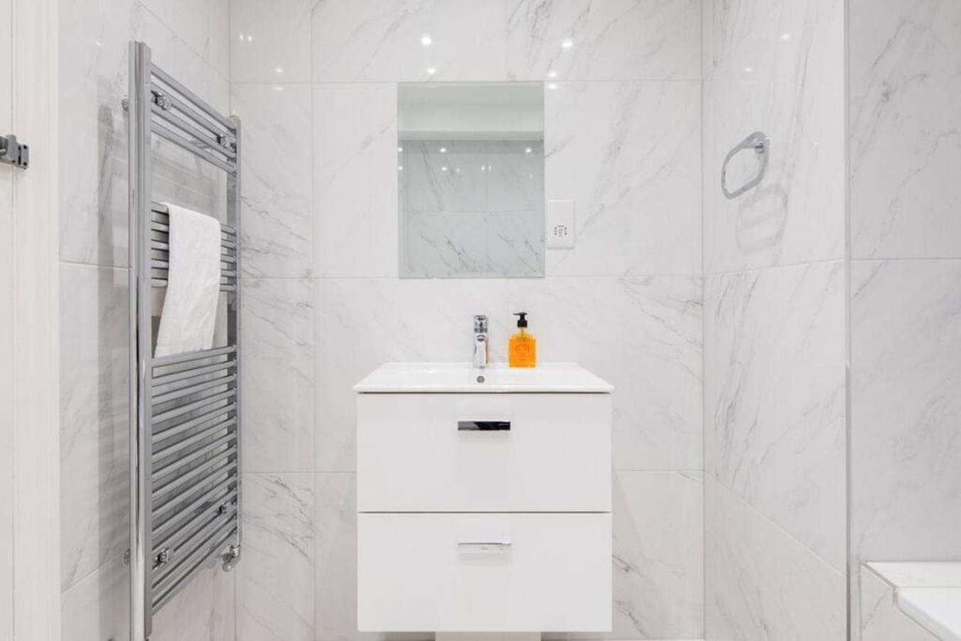 Апартаменти Steps From Hyde Park 2Br 2Bath Sleeps 6 Лондон Екстер'єр фото